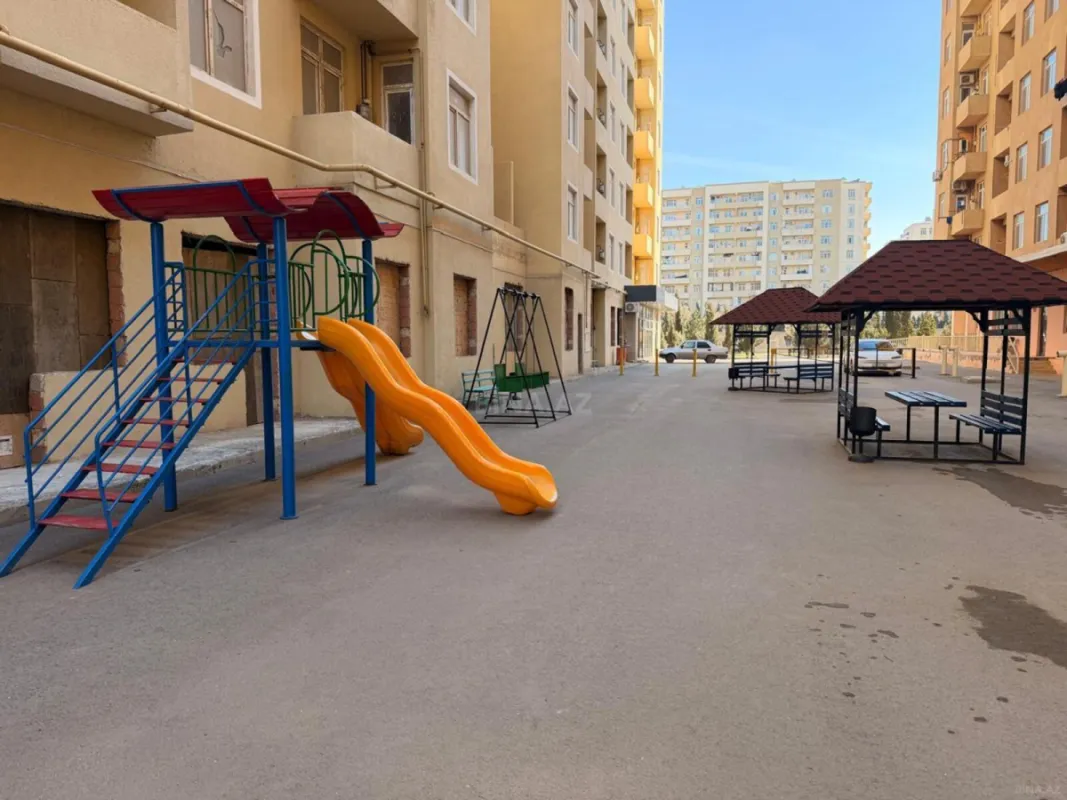 Satılır 2 otaqlı mənzil 74 m²