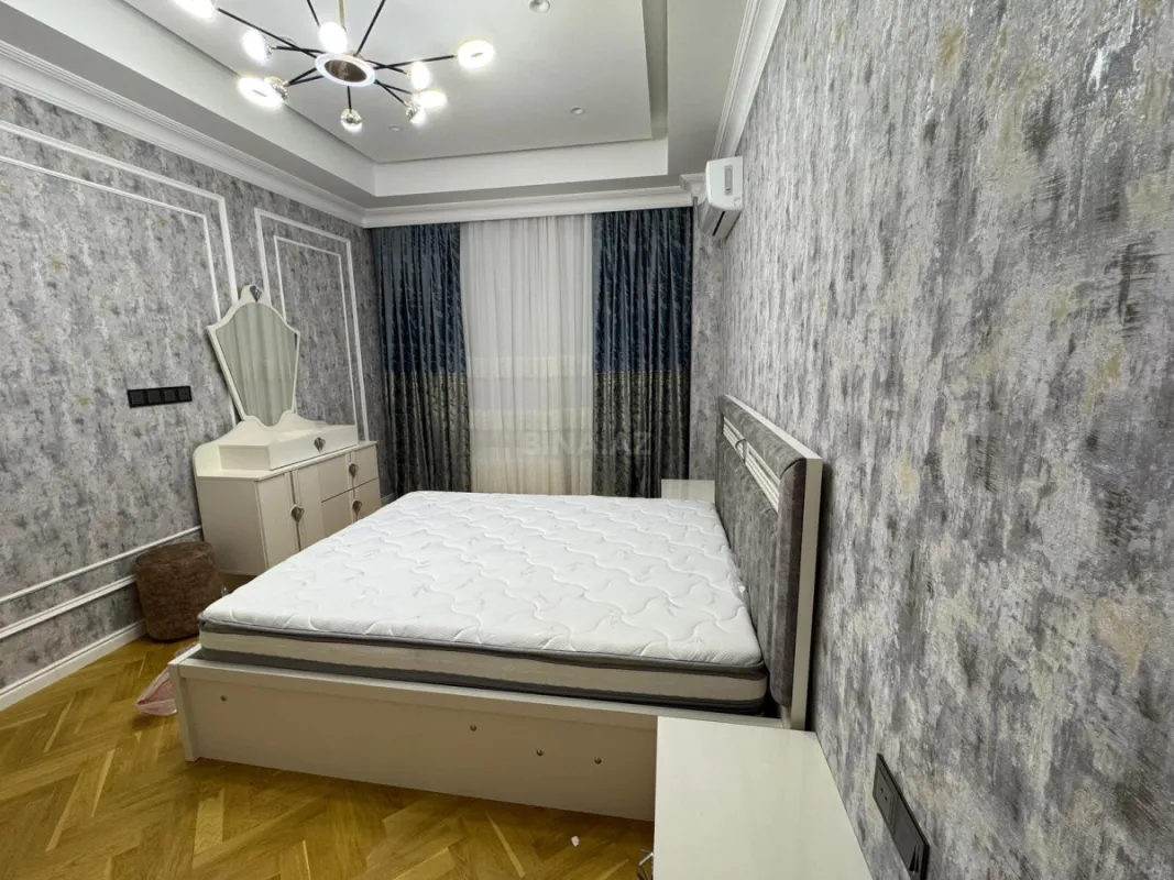 Kirayə verilir 2 otaqlı mənzil 95 m²