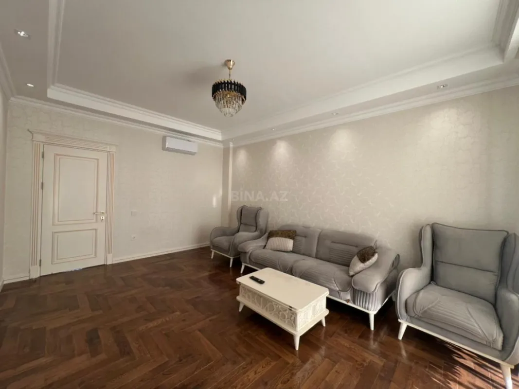 Kirayə verilir 2 otaqlı mənzil 95 m²