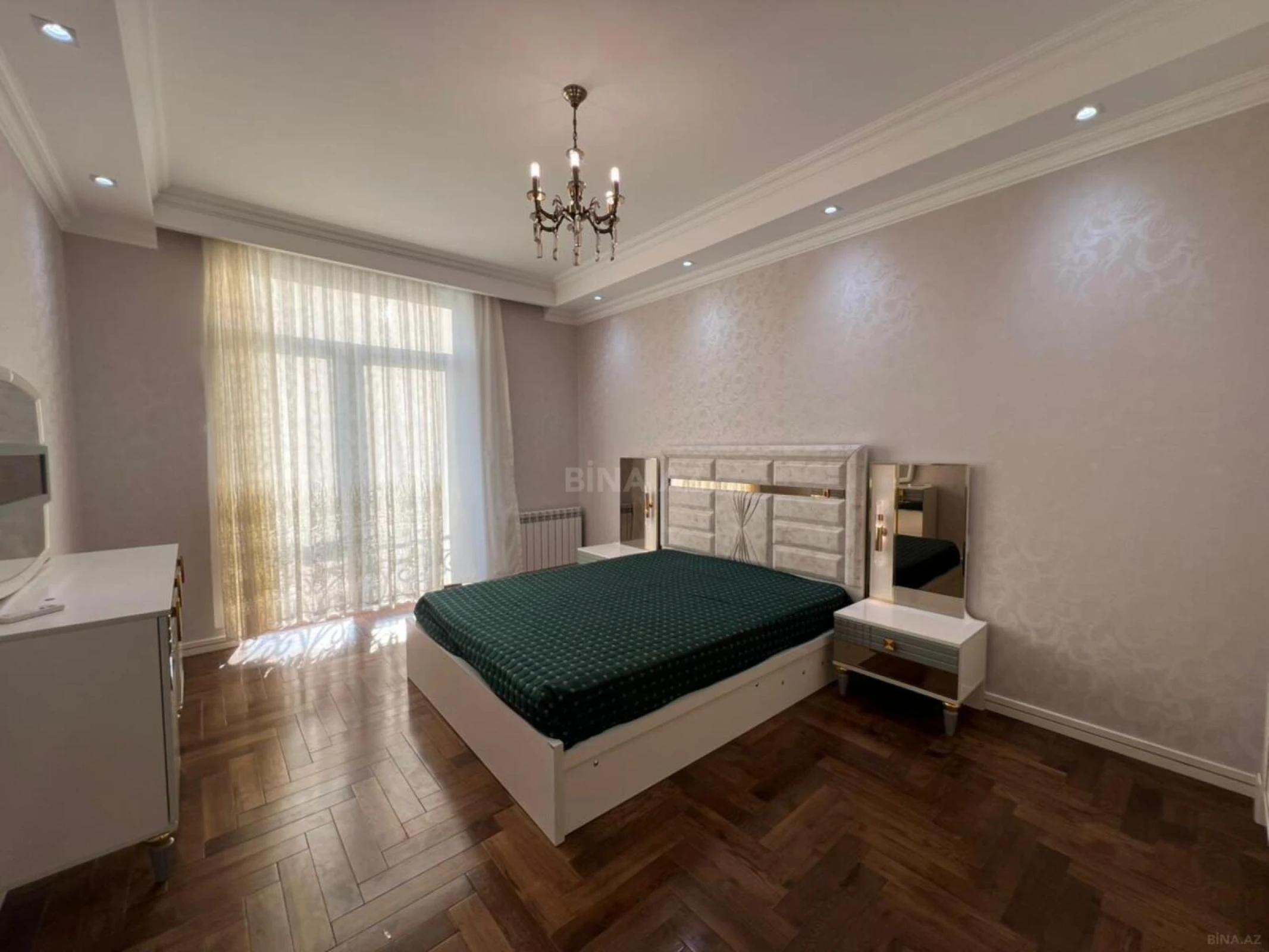 Kirayə verilir 2 otaqlı mənzil 95 m²