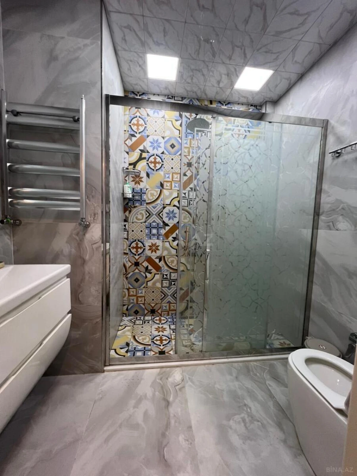 Kirayə verilir 2 otaqlı mənzil 95 m²