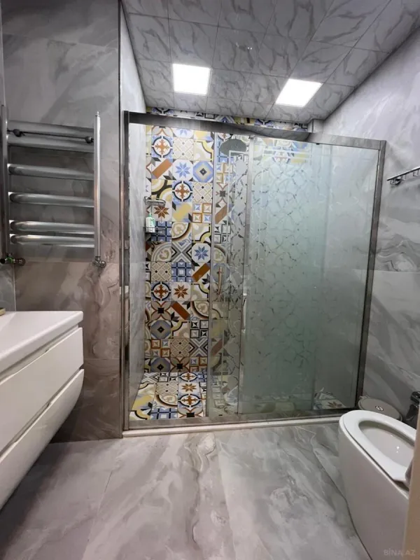 Kirayə verilir 2 otaqlı mənzil 95 m²