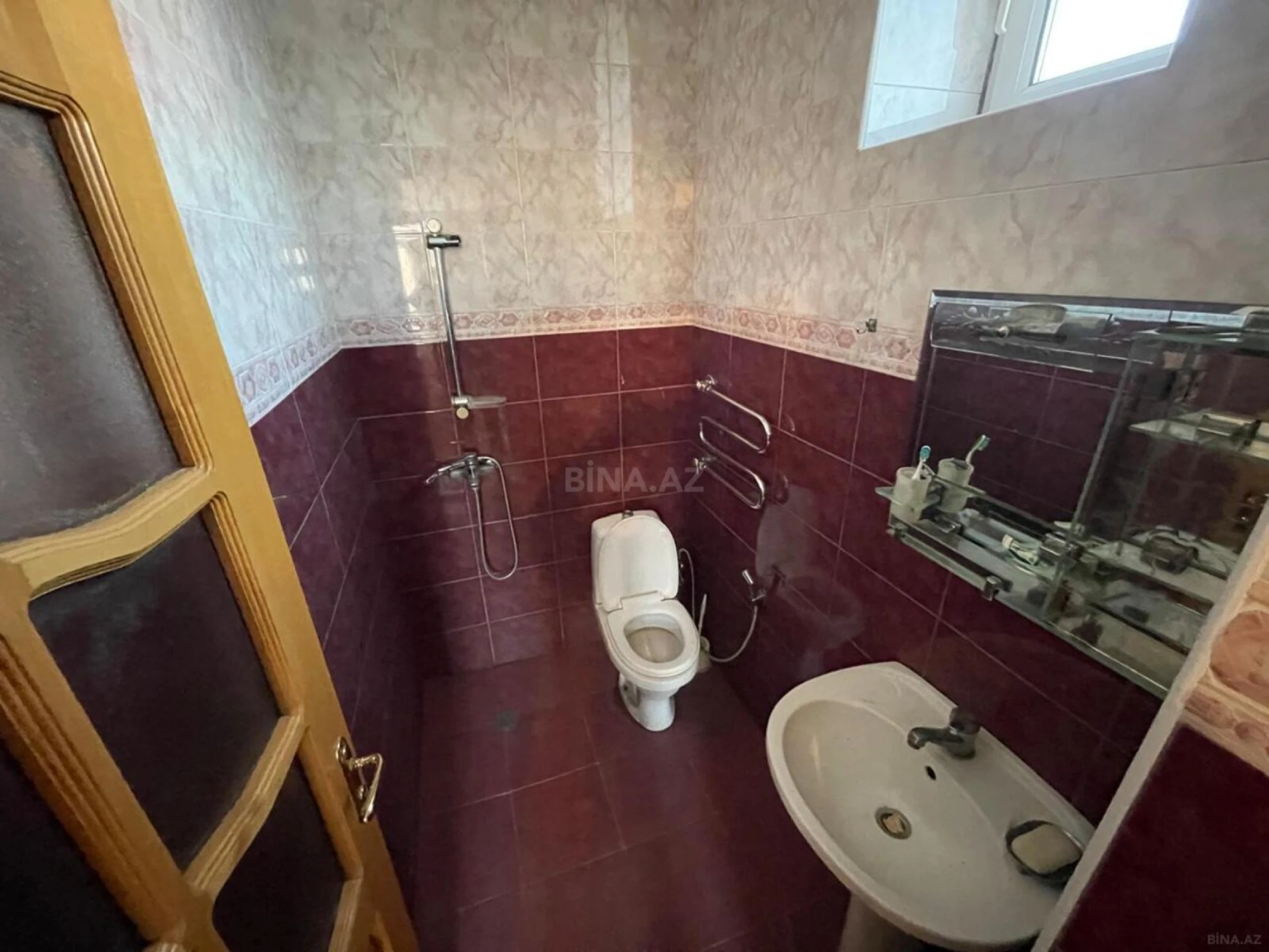 Kirayə verilir 5 otaqlı həyət evi 200 m²