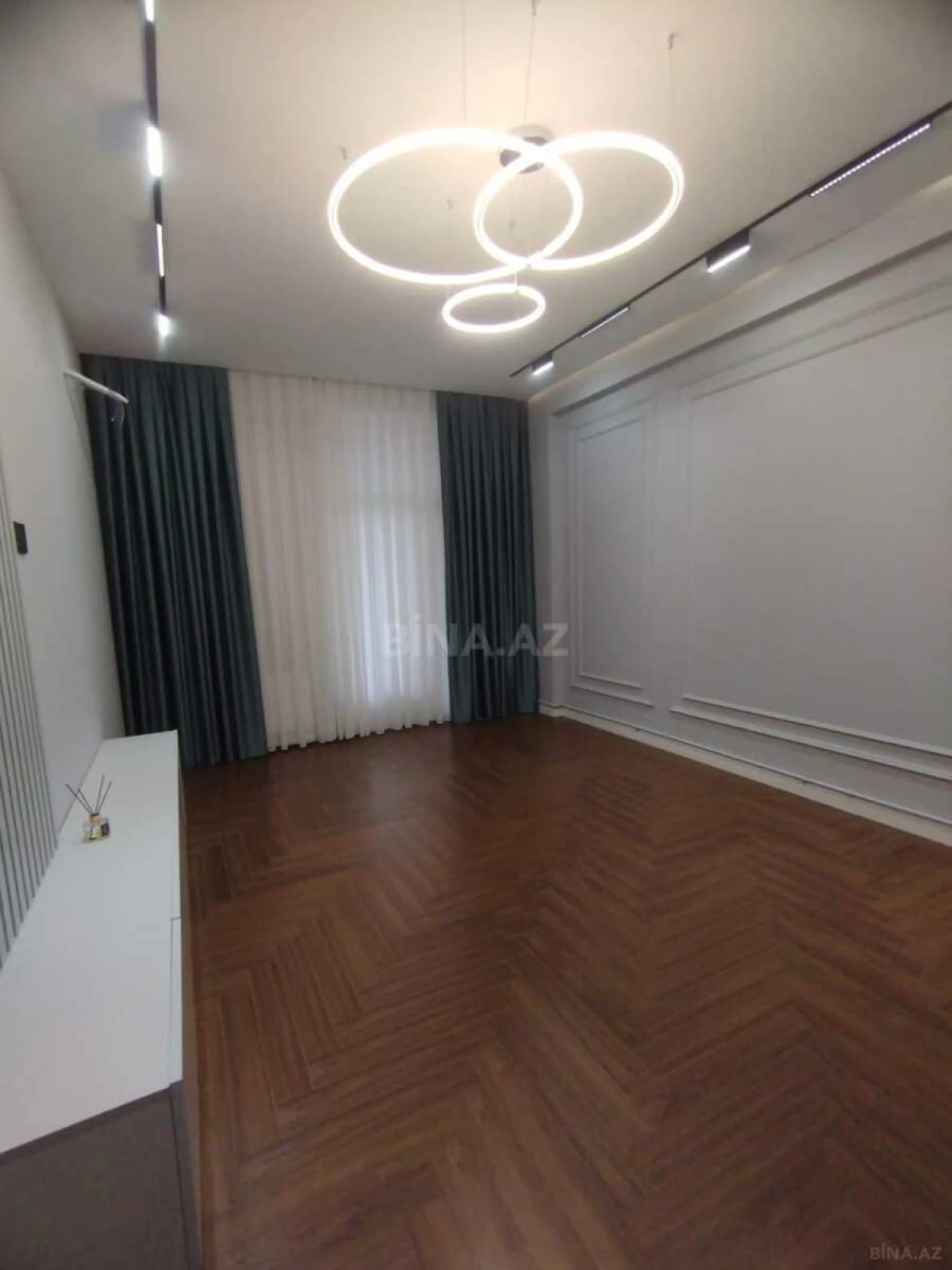Satılır 3 otaqlı mənzil 96 m²