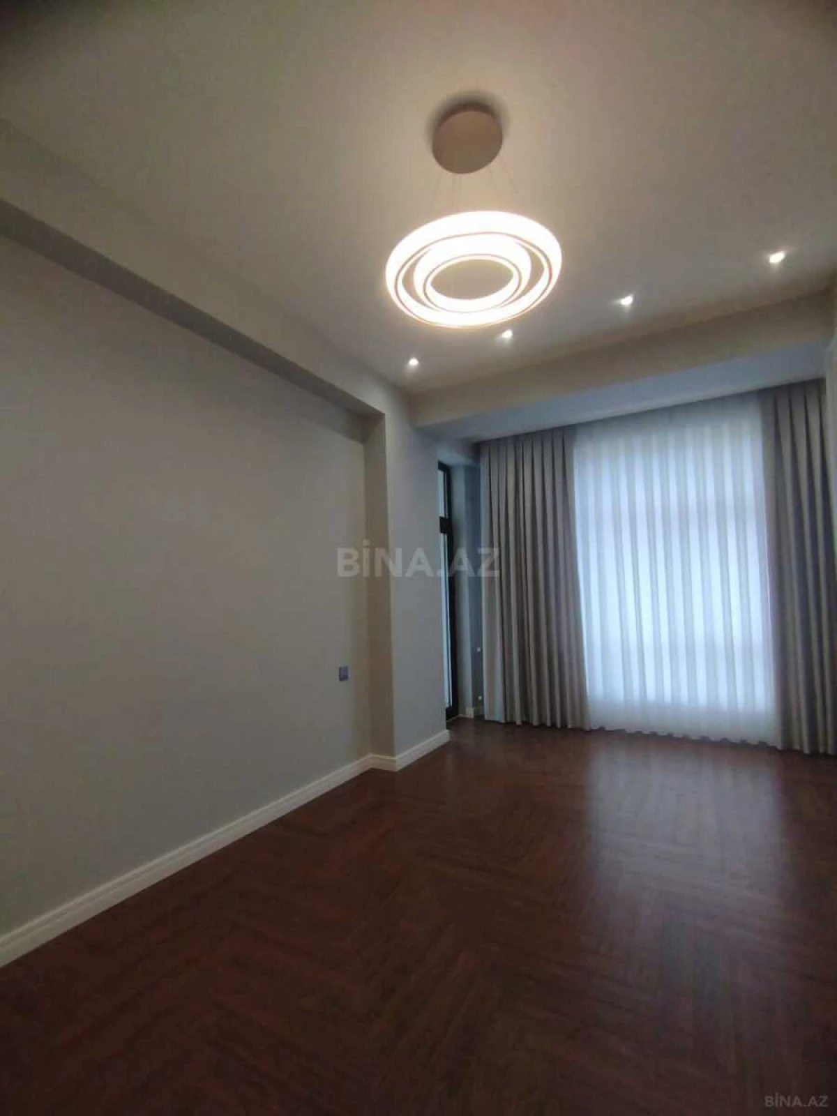 Satılır 3 otaqlı mənzil 96 m²