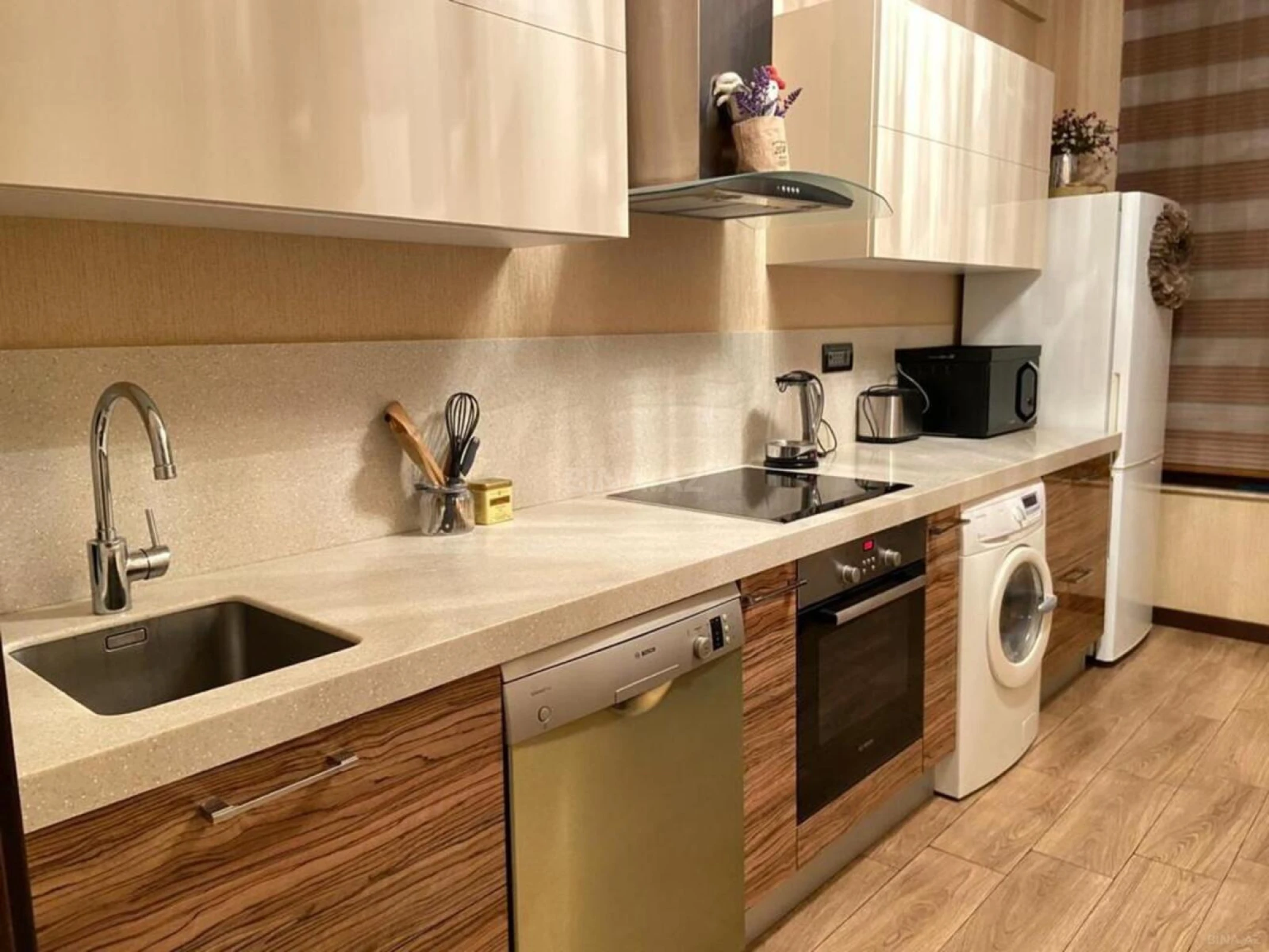 Kirayə verilir 2 otaqlı mənzil 110 m²