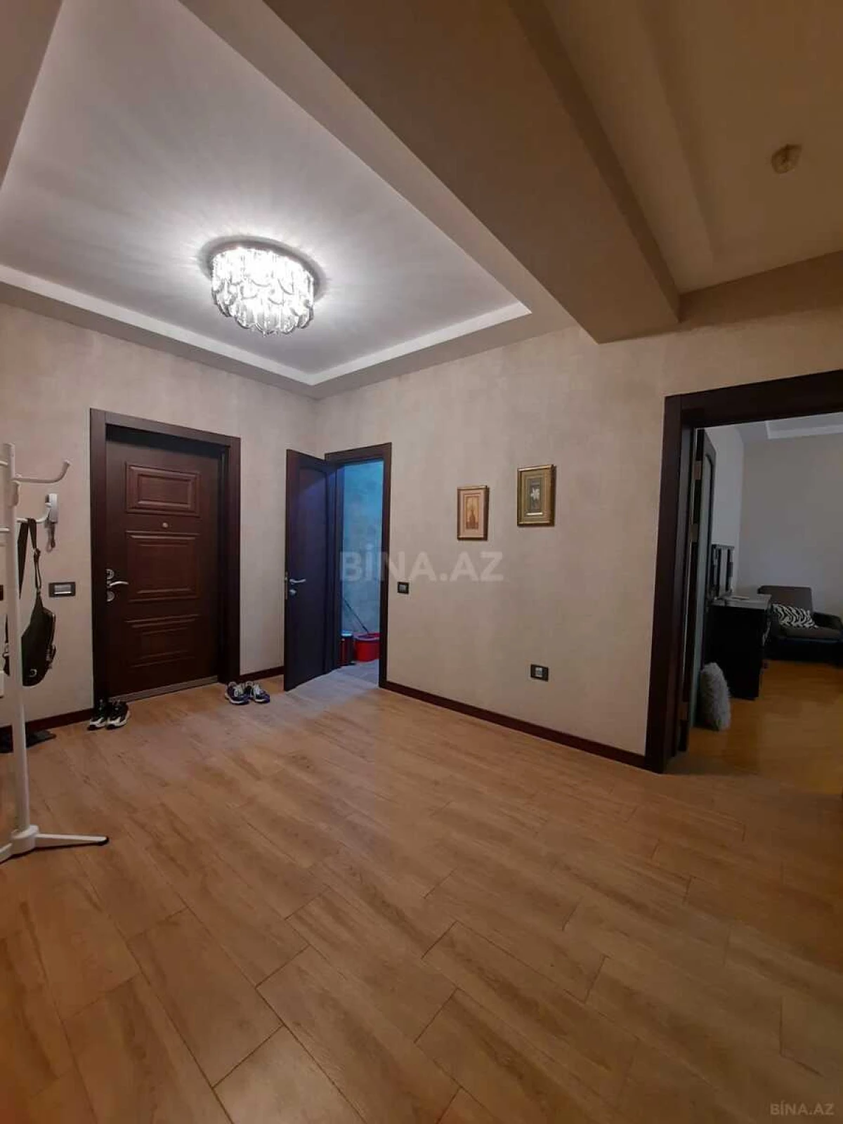 Kirayə verilir 2 otaqlı mənzil 110 m²
