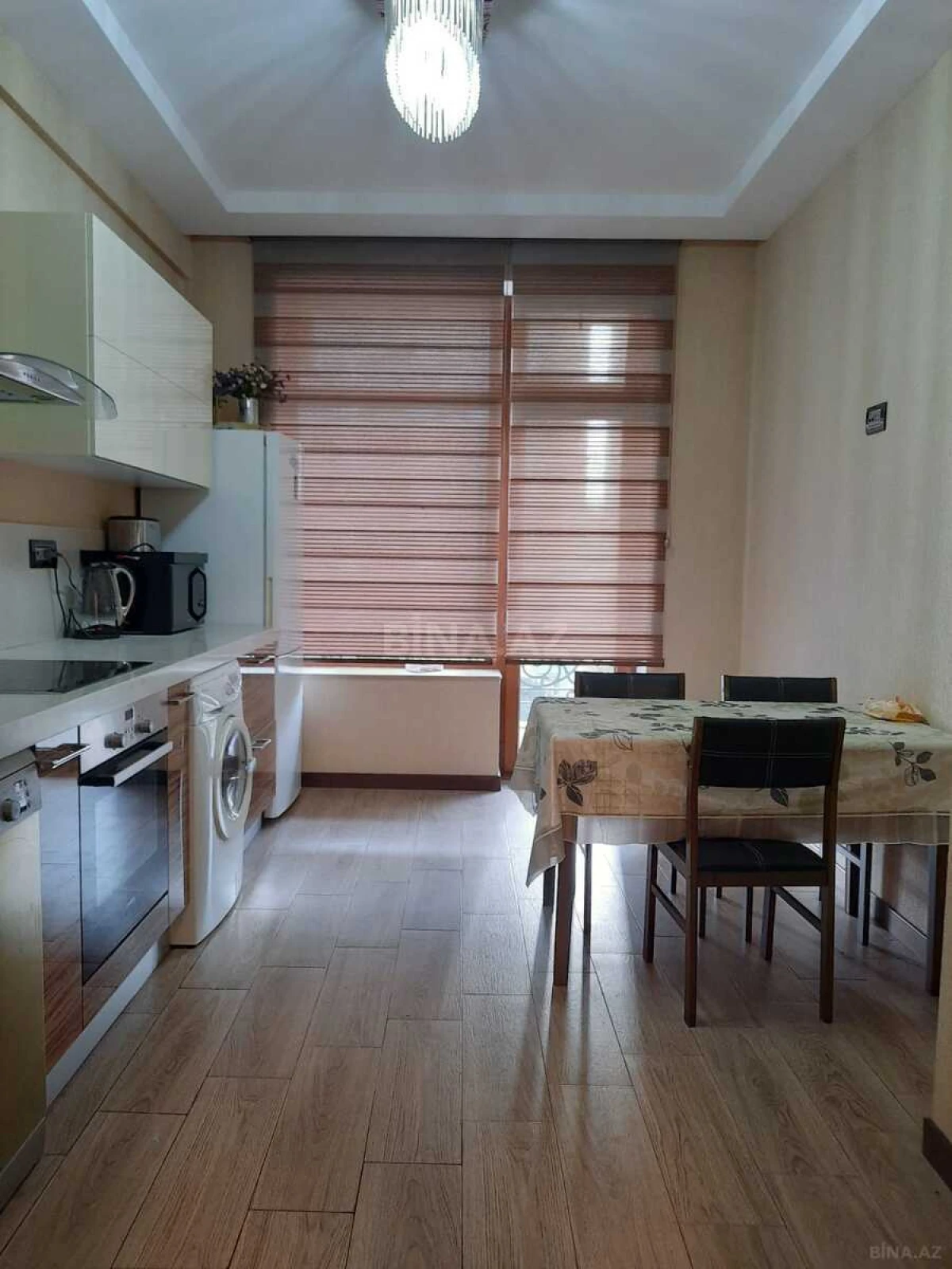 Kirayə verilir 2 otaqlı mənzil 110 m²
