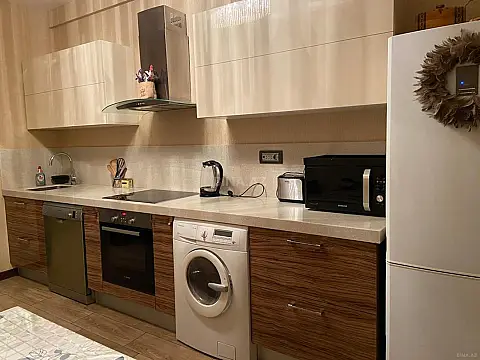 Kirayə verilir 2 otaqlı mənzil 110 m²