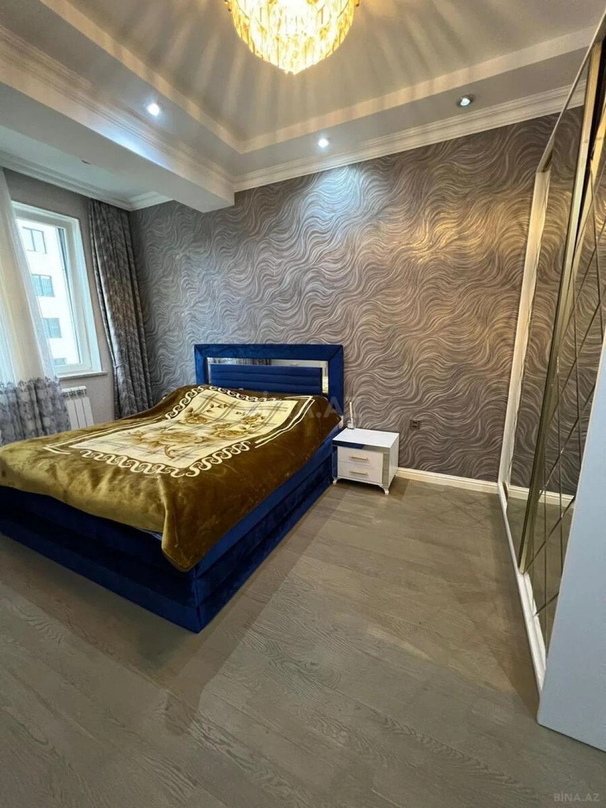 Kirayə verilir 4 otaqlı mənzil 160 m²