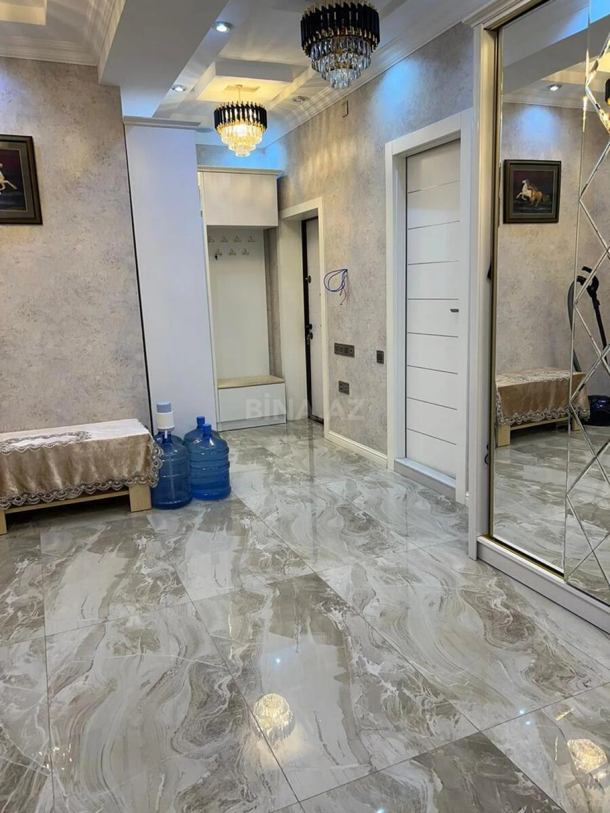Kirayə verilir 4 otaqlı mənzil 160 m²