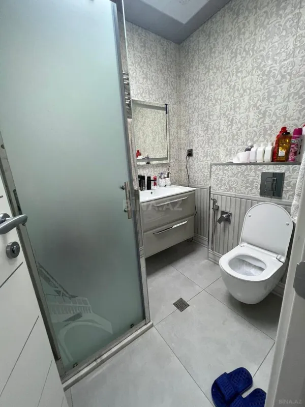 Kirayə verilir 4 otaqlı mənzil 160 m²