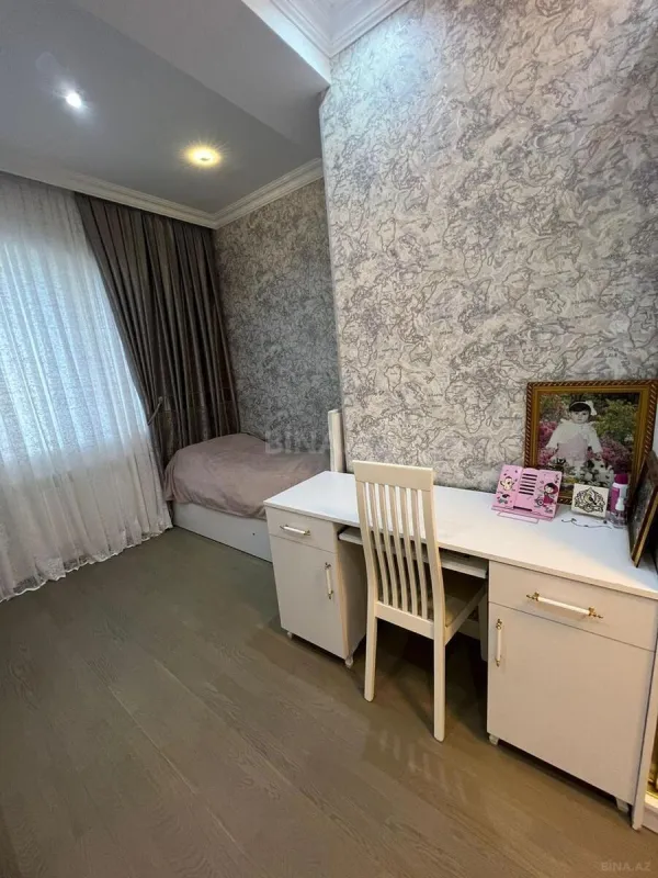 Kirayə verilir 4 otaqlı mənzil 160 m²