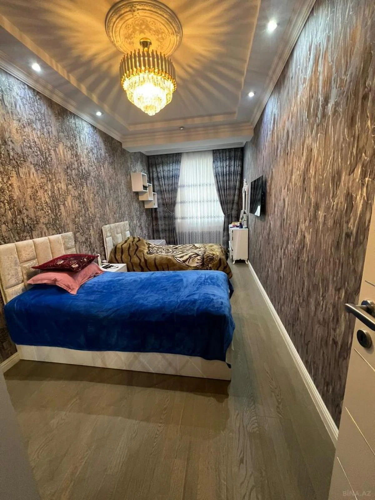 Kirayə verilir 4 otaqlı mənzil 160 m²