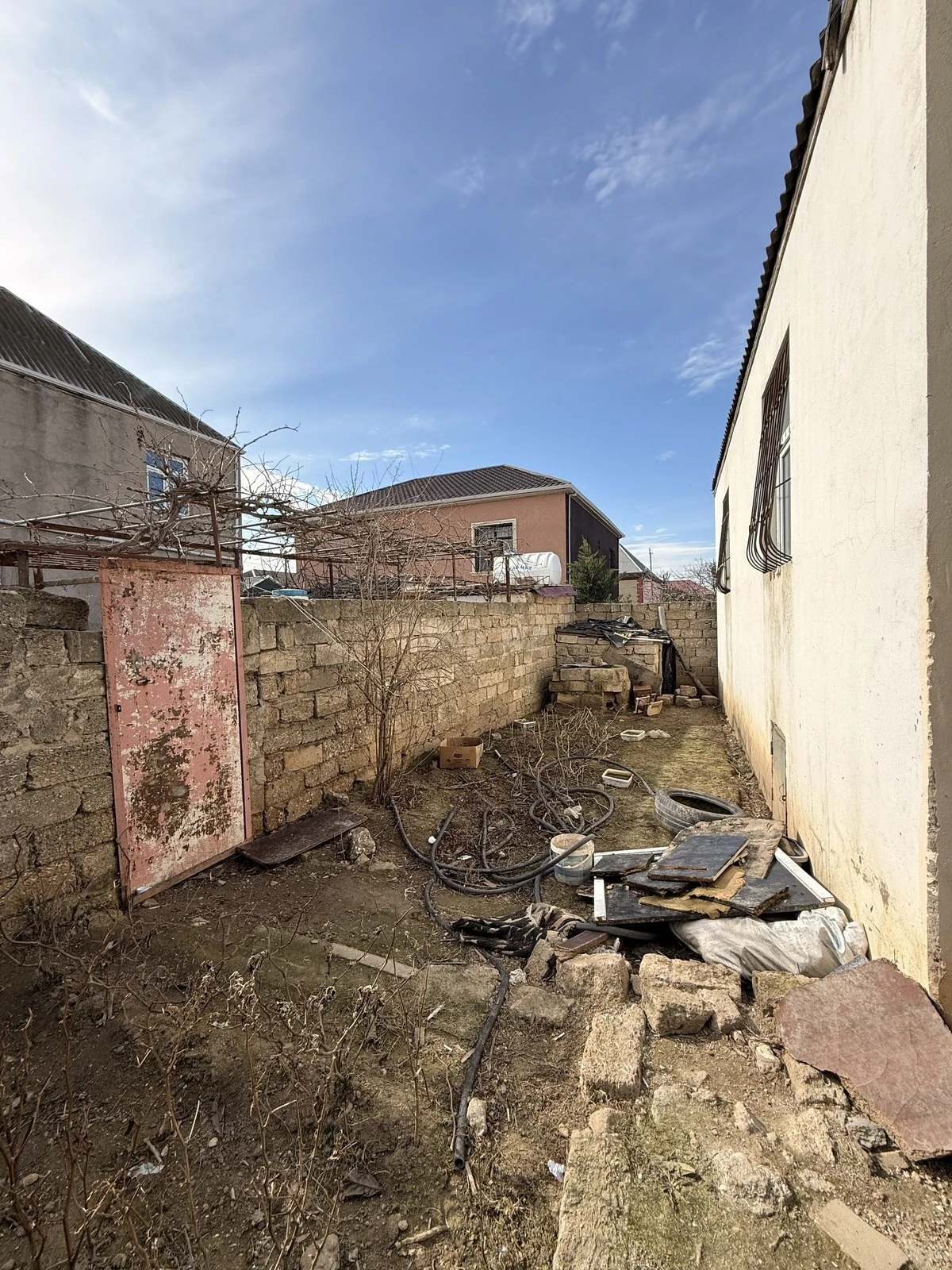 Satılır 3 otaqlı həyət evi 130 m²