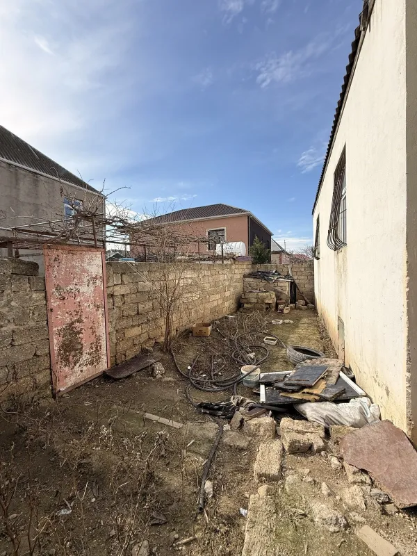 Satılır 3 otaqlı həyət evi 130 m²