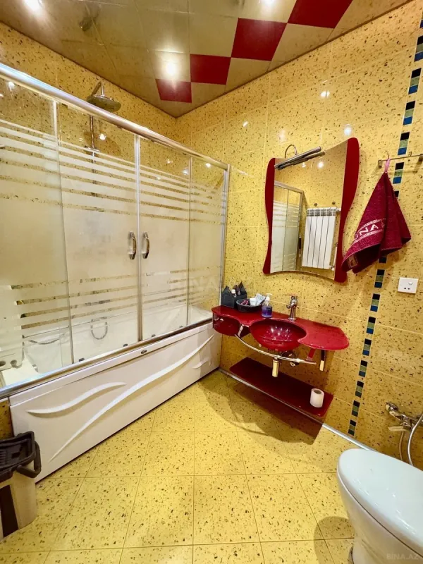 Satılır 4 otaqlı mənzil 165 m²