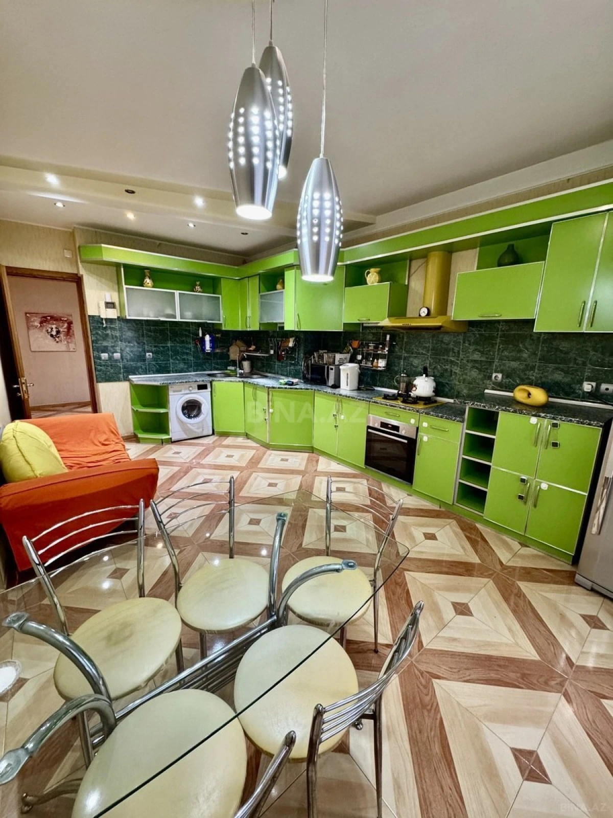 Satılır 4 otaqlı mənzil 165 m²