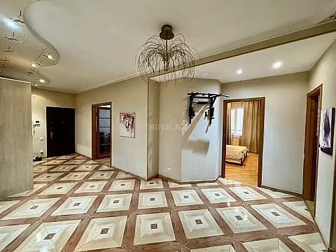 Satılır 4 otaqlı mənzil 165 m²