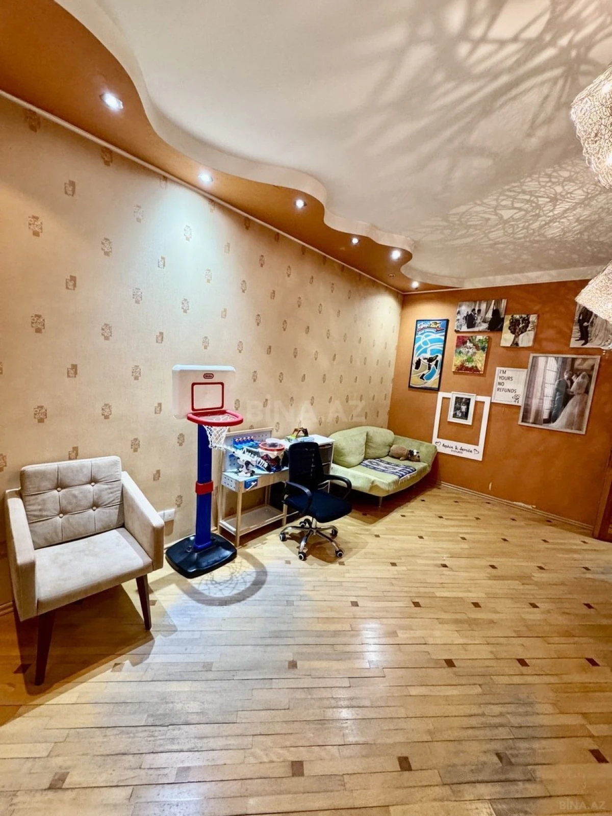 Satılır 4 otaqlı mənzil 165 m²
