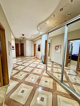 Satılır 4 otaqlı mənzil 165 m²