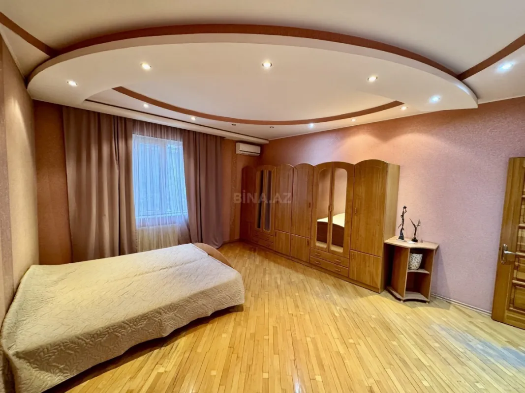 Satılır 4 otaqlı mənzil 165 m²