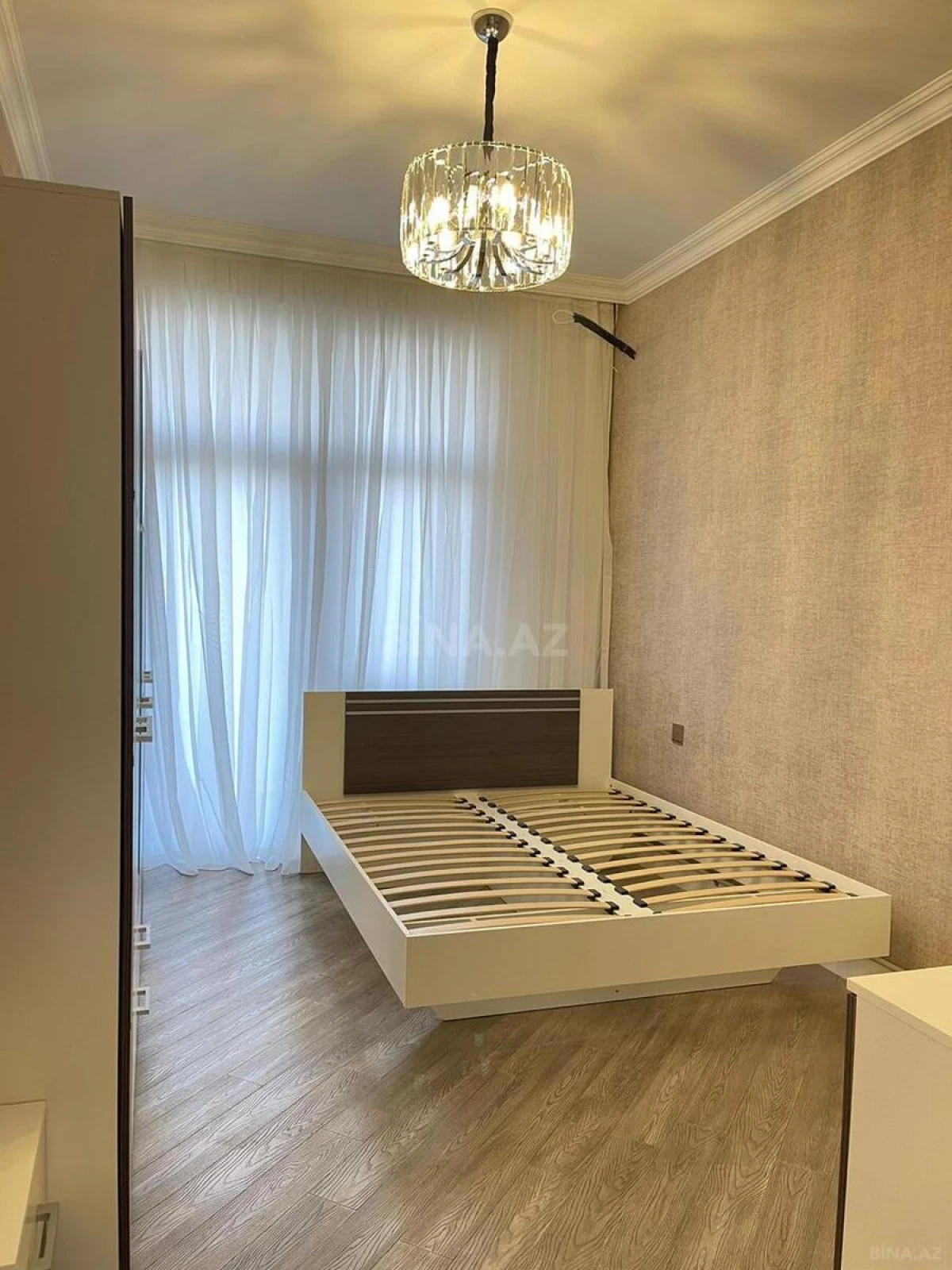 Kirayə verilir 3 otaqlı mənzil 130 m²