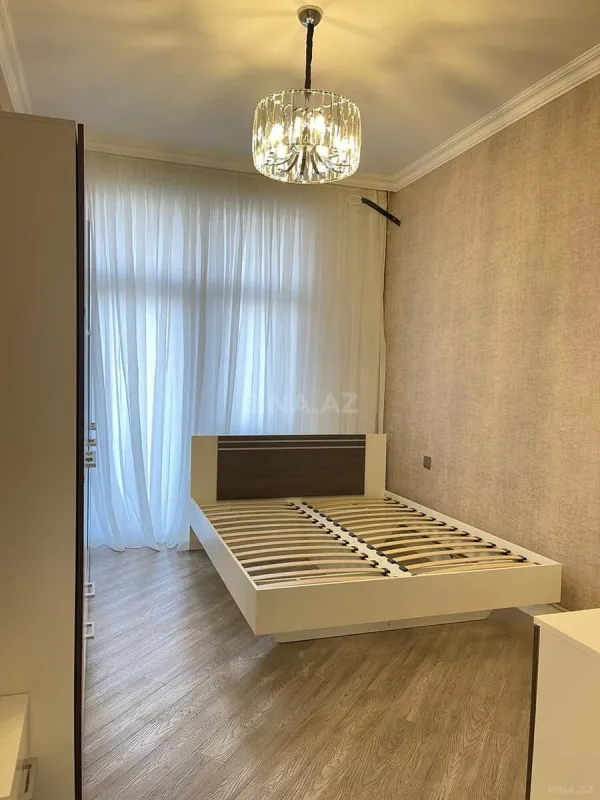 Kirayə verilir 3 otaqlı mənzil 130 m²