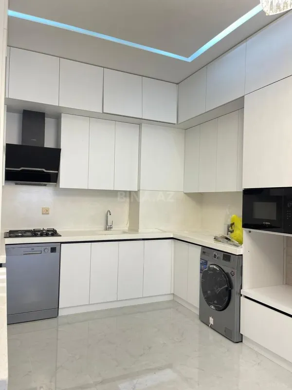 Kirayə verilir 3 otaqlı mənzil 130 m²