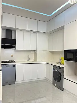 Kirayə verilir 3 otaqlı mənzil 130 m²