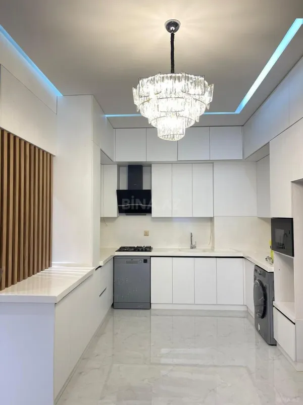 Kirayə verilir 3 otaqlı mənzil 130 m²