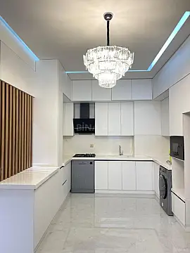 Kirayə verilir 3 otaqlı mənzil 130 m²