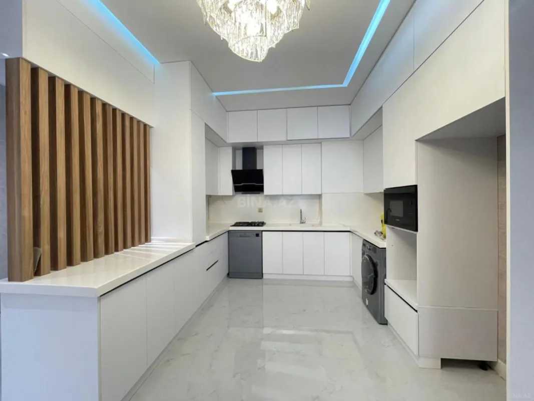 Kirayə verilir 3 otaqlı mənzil 130 m²