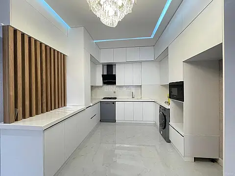 Kirayə verilir 3 otaqlı mənzil 130 m²