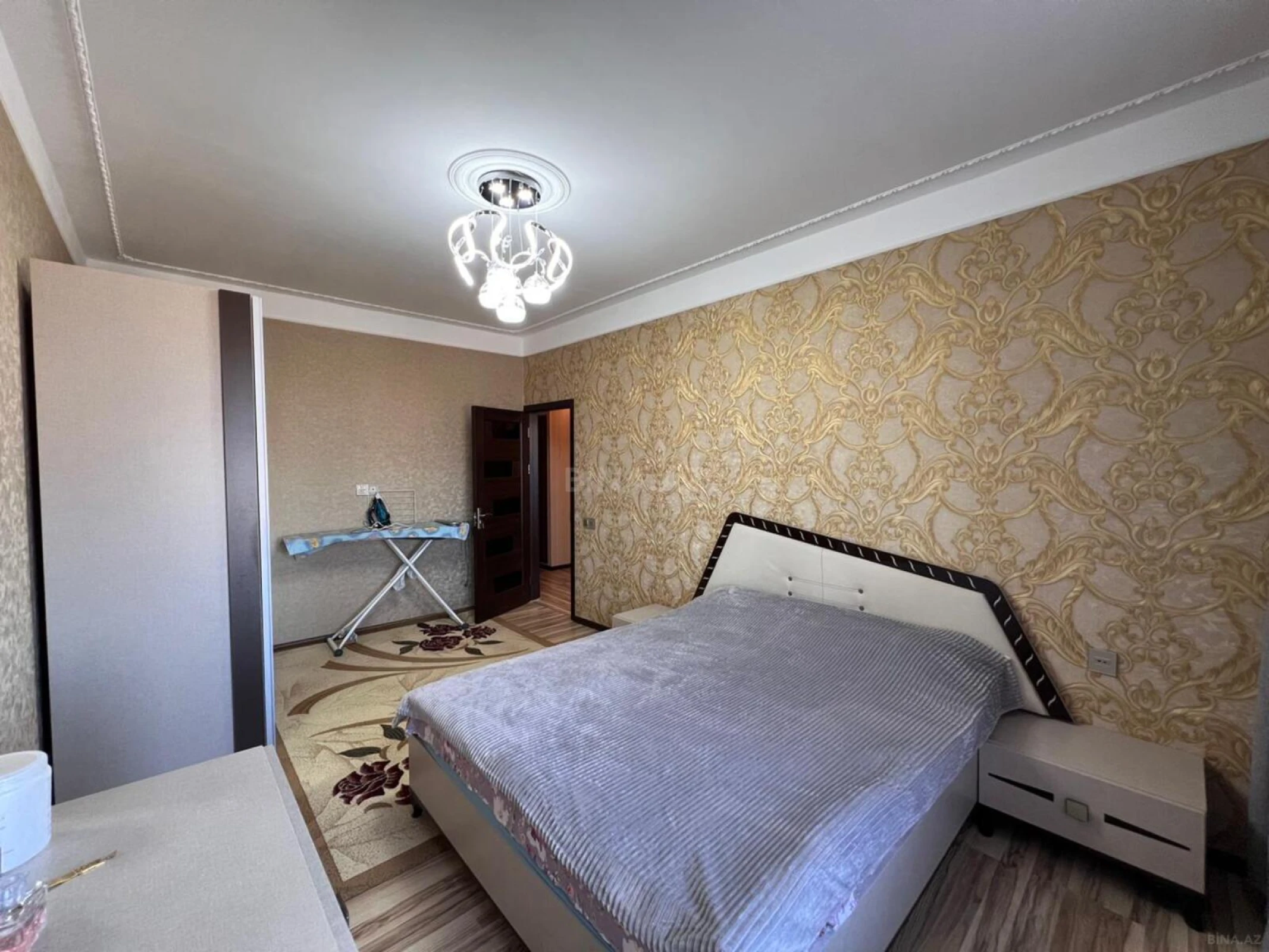 Satılır 5 otaqlı mənzil 120 m²