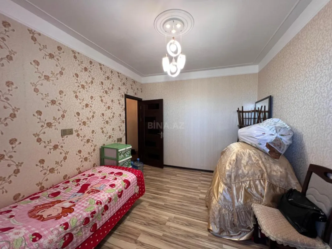 Satılır 5 otaqlı mənzil 120 m²