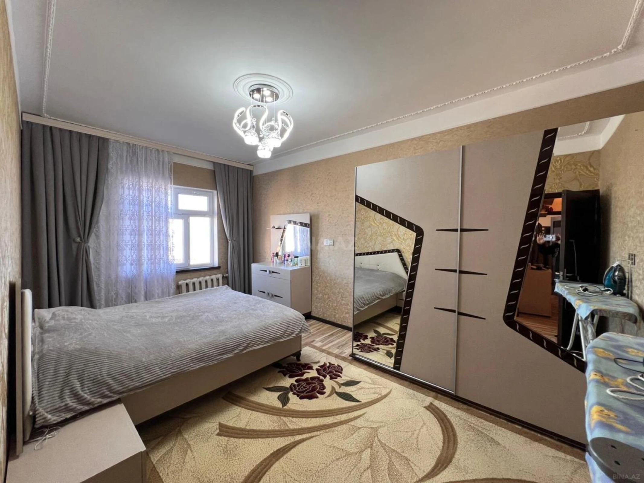 Satılır 5 otaqlı mənzil 120 m²