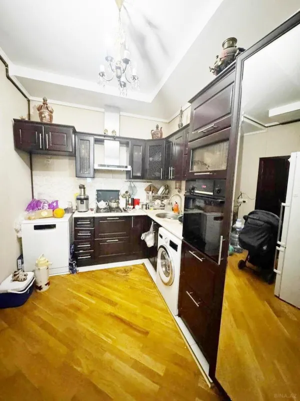 Satılır 2 otaqlı mənzil 68 m²