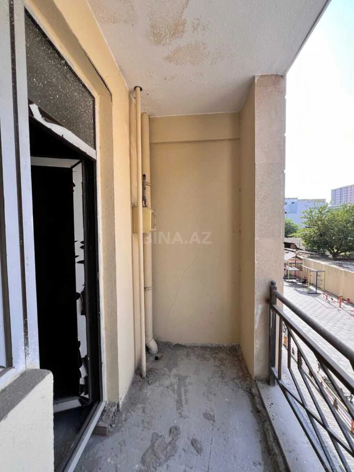 Satılır 4 otaqlı mənzil 181 m²