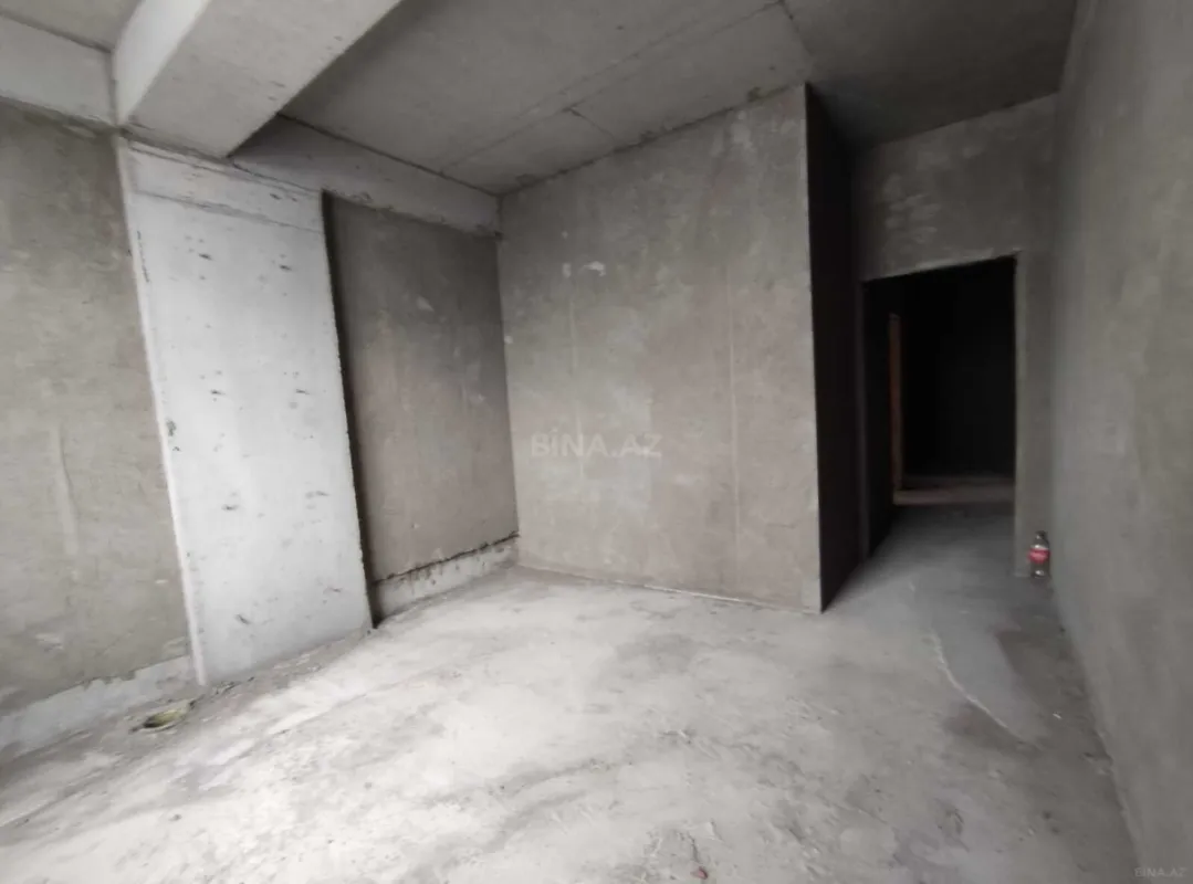 Satılır 4 otaqlı mənzil 181 m²