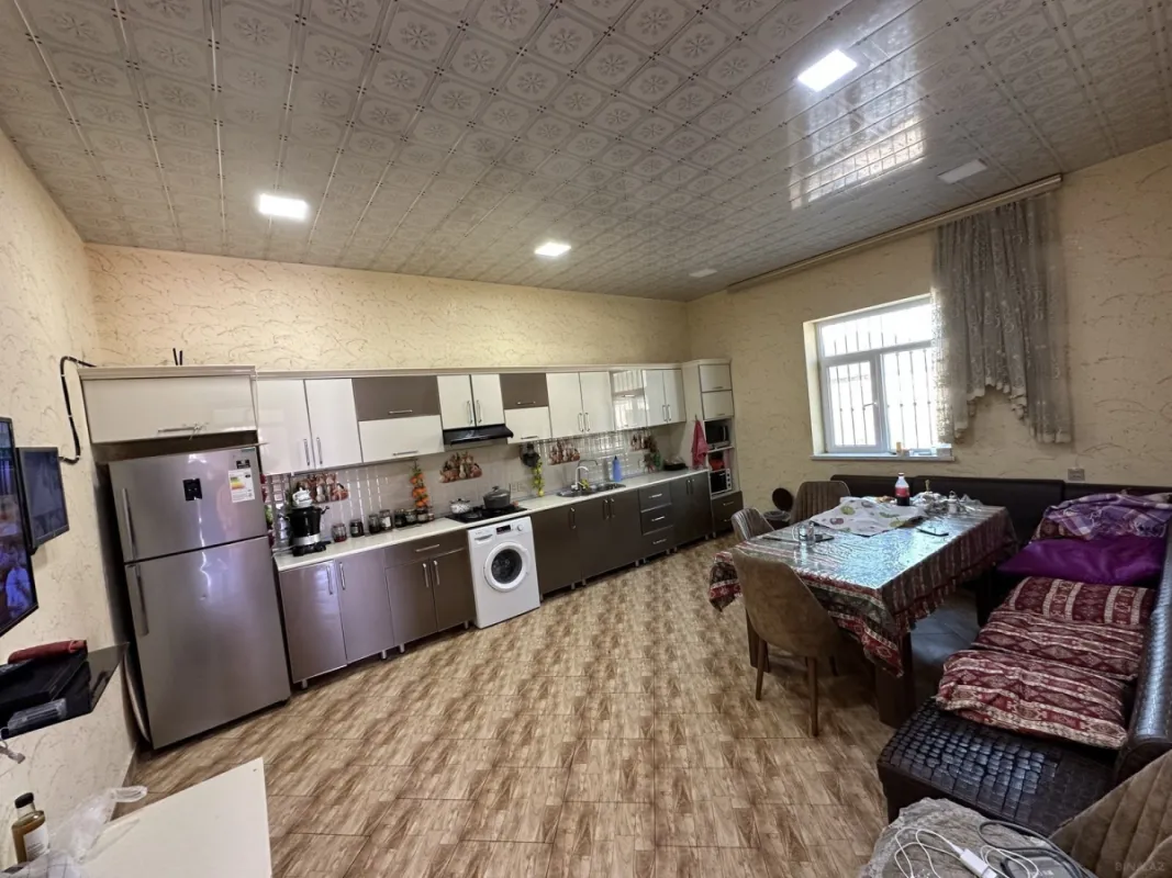 Satılır 5 otaqlı həyət evi 350 m²