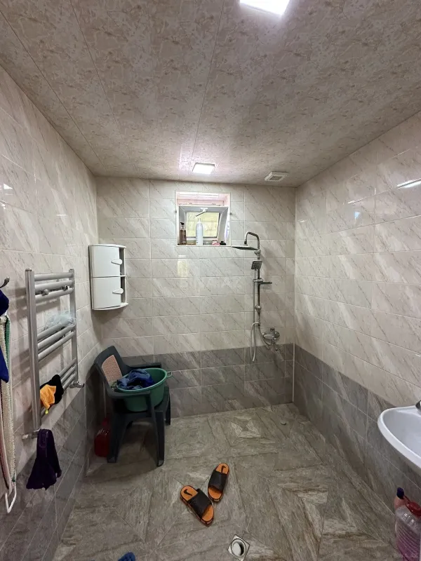 Satılır 5 otaqlı həyət evi 350 m²