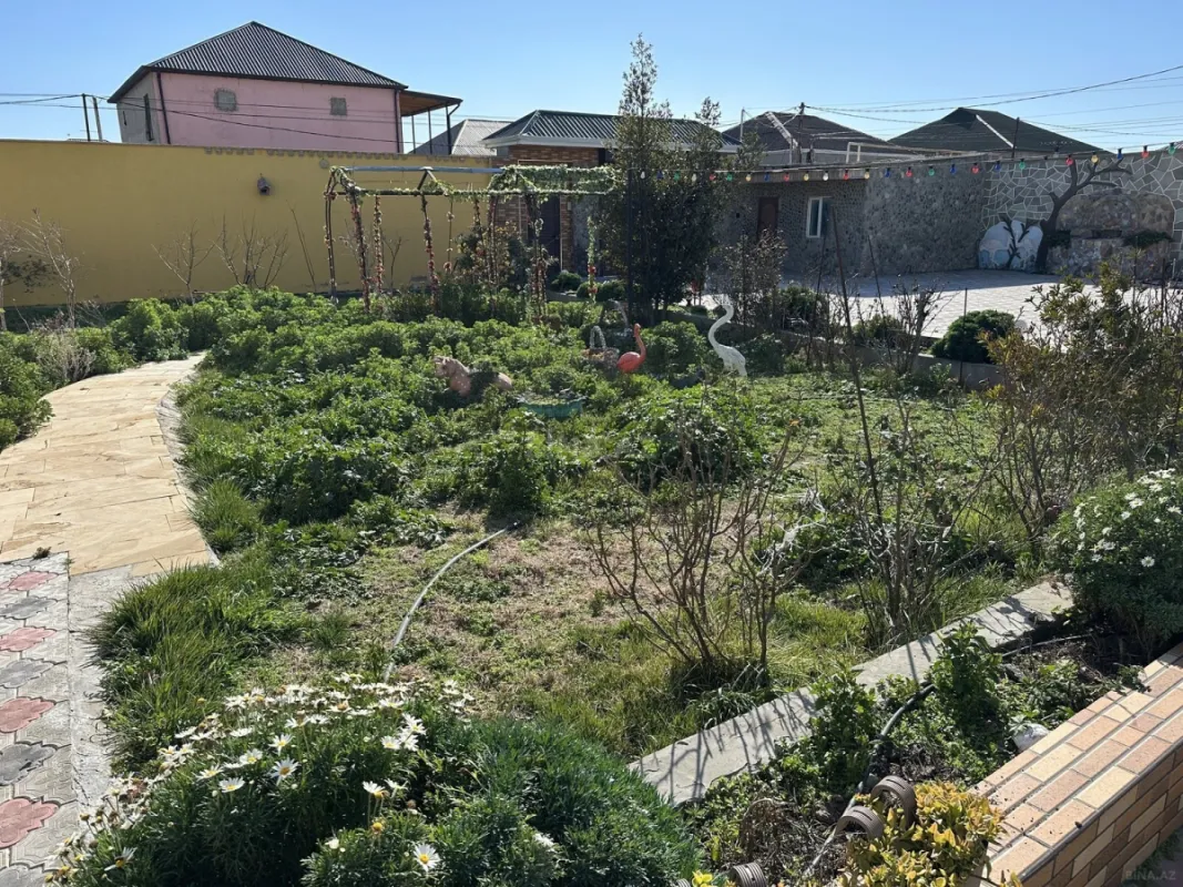 Satılır 5 otaqlı həyət evi 350 m²