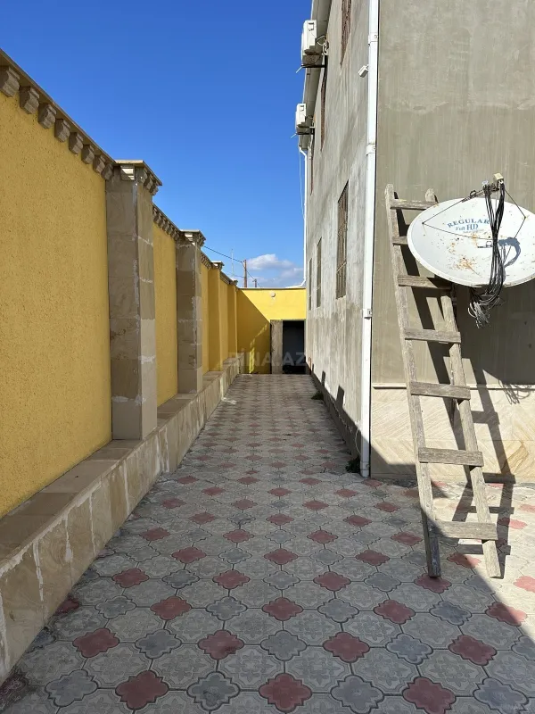 Satılır 5 otaqlı həyət evi 350 m²