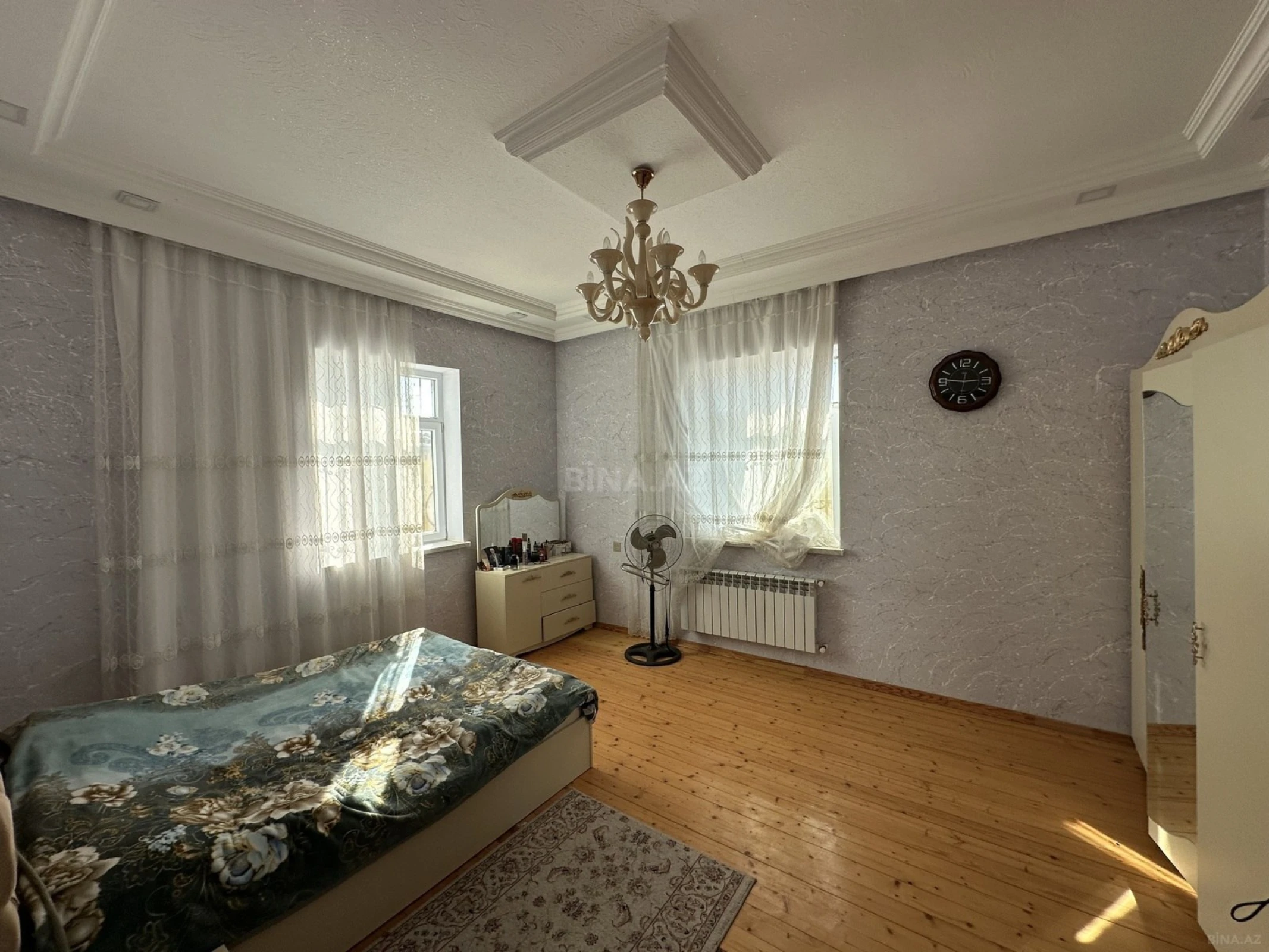 Satılır 5 otaqlı həyət evi 350 m²