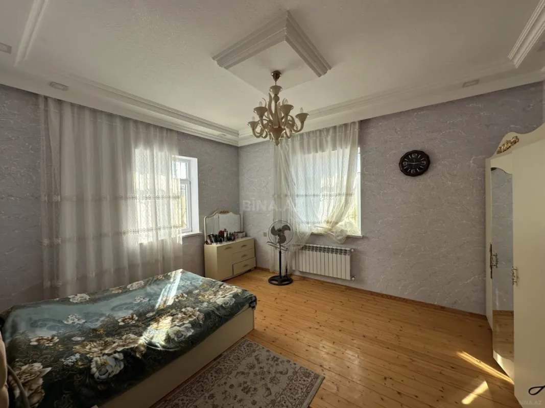 Satılır 5 otaqlı həyət evi 350 m²