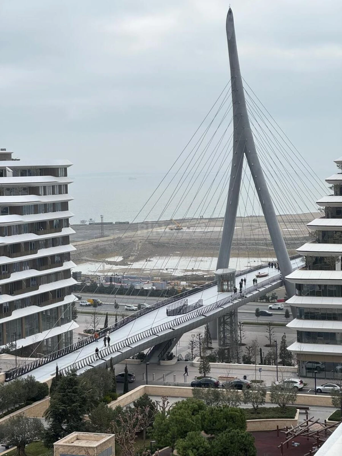 Satılır 5 otaqlı mənzil 752 m²