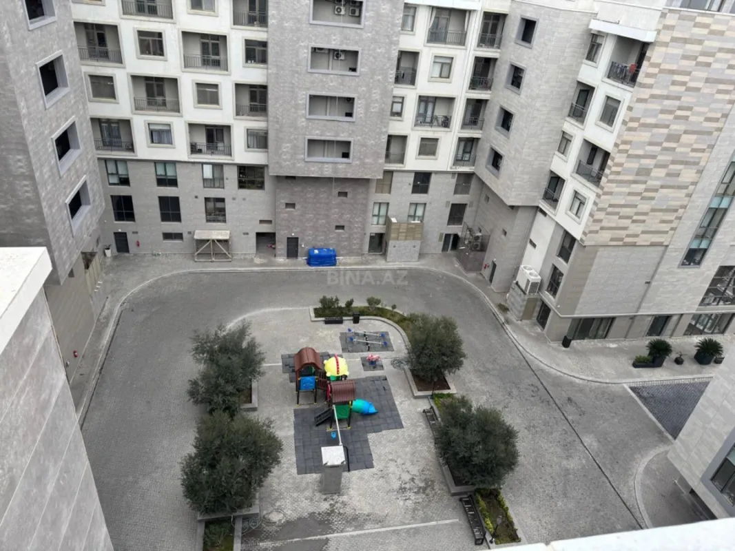 Satılır 5 otaqlı mənzil 752 m²