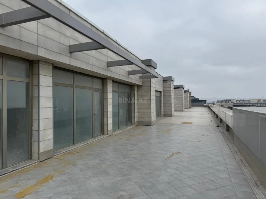 Satılır 5 otaqlı mənzil 752 m²