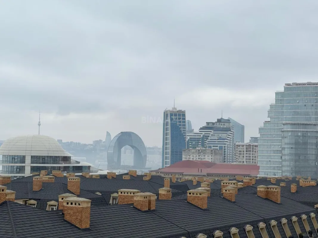 Satılır 5 otaqlı mənzil 752 m²